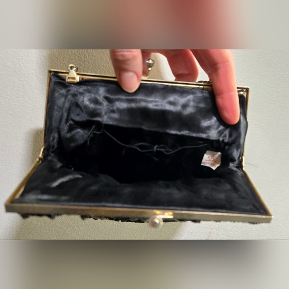 Vintage 1960s Elegant Black Floral Beaded Clutch - Picture 6 of 7